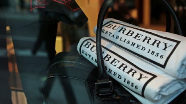 Burberry brûle pour plus de 30 millions d'euros de produits Burberry brûle pour plus de 30 millions d'euros de produits