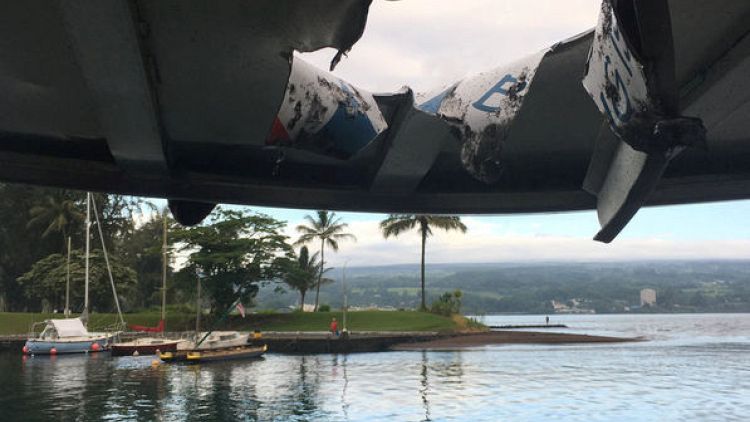 Hawaii lava boat injured 'had to grin and bear it' - passenger