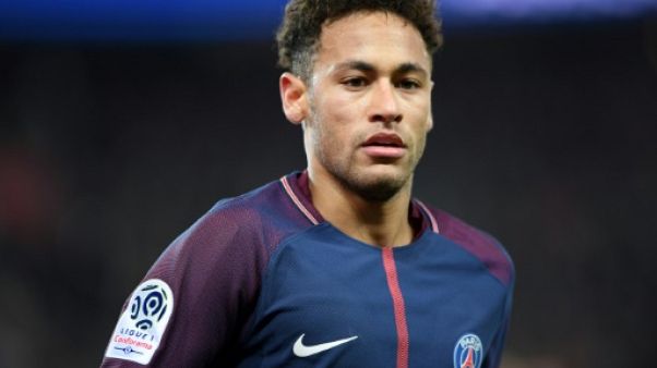 Paris SG: fin des spéculations, Neymar annonce qu'il reste au club parisien Paris SG: fin des spéculations, Neymar annonce qu'il reste au club parisien
