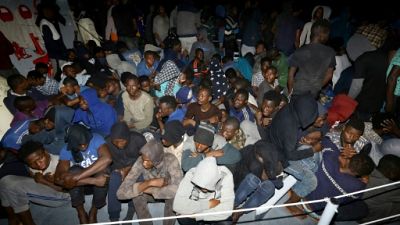 En Italie, le malaise des garde-côtes face à la très populaire fermeté anti-migrants En Italie, le malaise des garde-côtes face à la très populaire fermeté anti-migrants