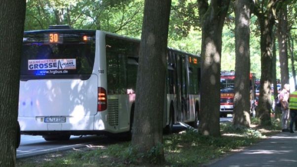 Attaque dans un bus en Allemagne : l'assaillant arrêté, pas de morts Attaque dans un bus en Allemagne : l'assaillant arrêté, pas de morts
