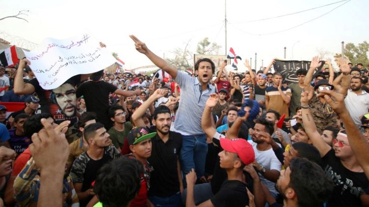 مقتل عراقي في احتجاج عند فرع لمنظمة بدر