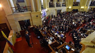 رئيس كولومبيا يحث على السلام مع تبوء أعضاء فارك مقاعدهم في الكونجرس