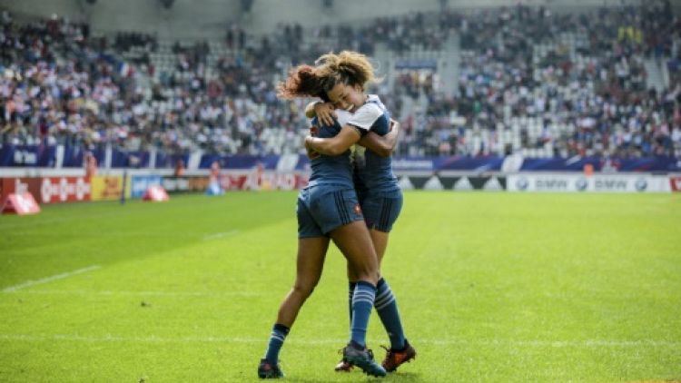 Rugby à VII: les Françaises surmontent l'obstacle canadien