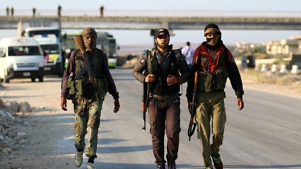 Syrie: des évacués du sud arrivent en secteur insurgé dans le nord Syrie: des évacués du sud arrivent en secteur insurgé dans le nord
