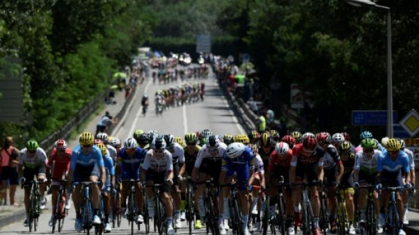 Tour de France: le peloton lancé dans la 14e étape, les baroudeurs à l'affût Tour de France: le peloton lancé dans la 14e étape, les baroudeurs à l'affût