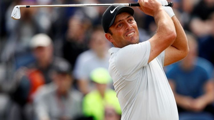 Golf - Magical Molinari continues red-hot form with sparkling 65