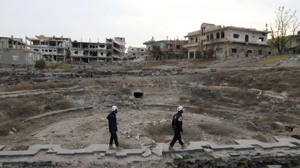 الأردن يسمح بدخول 800 من الدفاع المدني السوري لأسباب إنسانية الأردن يسمح بدخول 800 من الدفاع المدني السوري لأسباب إنسانية