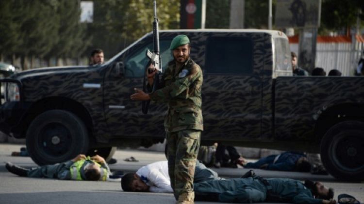 Afghanistan: le chef de guerre Dostum accueilli à Kaboul par un attentat meurtrier revendiqué par l'EI 