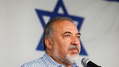 ليبرمان: إسرائيل ستعيد فتح معبر كرم أبو سالم إذا صمدت التهدئة