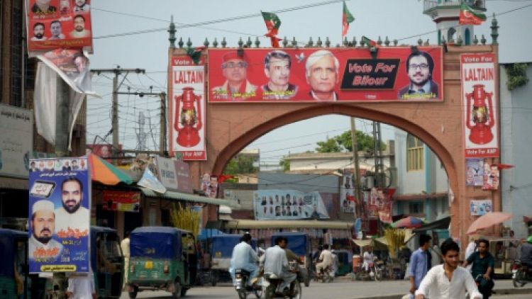 Aux élections pakistanaises, des candidats iconoclastes, la langue pas dans leur poche
