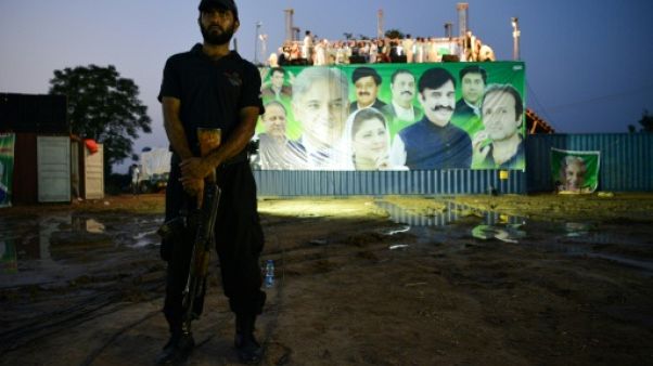 Un policier pakistanais le 19 juillet 2018 à Pindi Gheb Un policier pakistanais le 19 juillet 2018 à Pindi Gheb