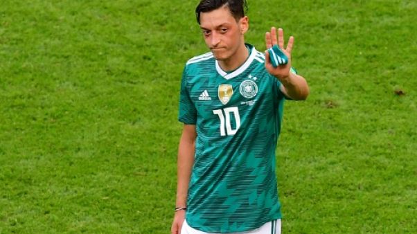 Allemagne: la photo avec Erdogan n'avait "aucune intention politique", se défend Özil Allemagne: la photo avec Erdogan n'avait "aucune intention politique", se défend Özil