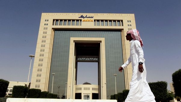 مصدران: أرامكو السعودية تستهدف شراء حصة مسيطرة في سابك مصدران: أرامكو السعودية تستهدف شراء حصة مسيطرة في سابك