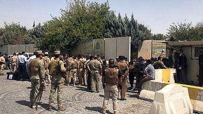 مصادر أمنية: قناصة يطلقون النار على مسلحين داخل مقر محافظة أربيل
