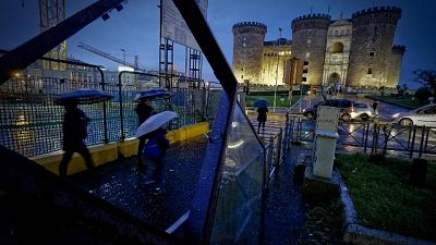Pioggia a Napoli, diversi allagamenti