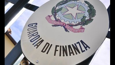 Contrabbanda tessuti e evade 100 milioni Contrabbanda tessuti e evade 100 milioni