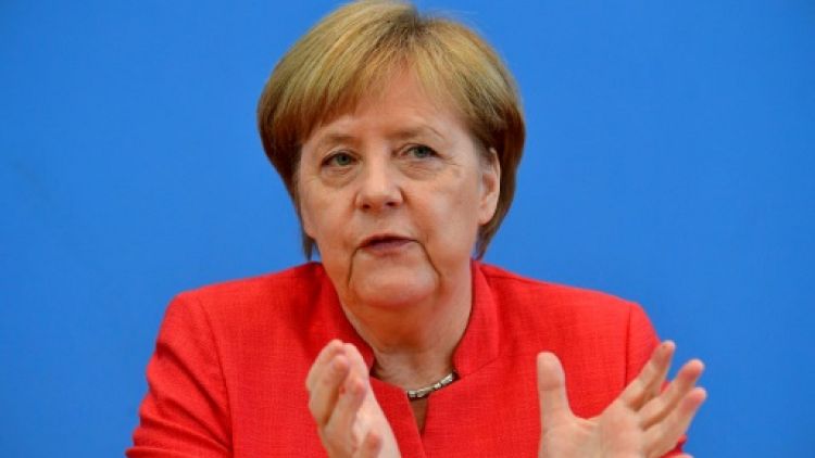 Mme Angela Merkel s'exprimant devant la presse à Berlin, le 20 juillet 2018