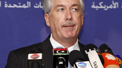 دبلوماسيون سابقون يحذرون من إلغاء مكتب اللاجئين الأمريكي دبلوماسيون سابقون يحذرون من إلغاء مكتب اللاجئين الأمريكي