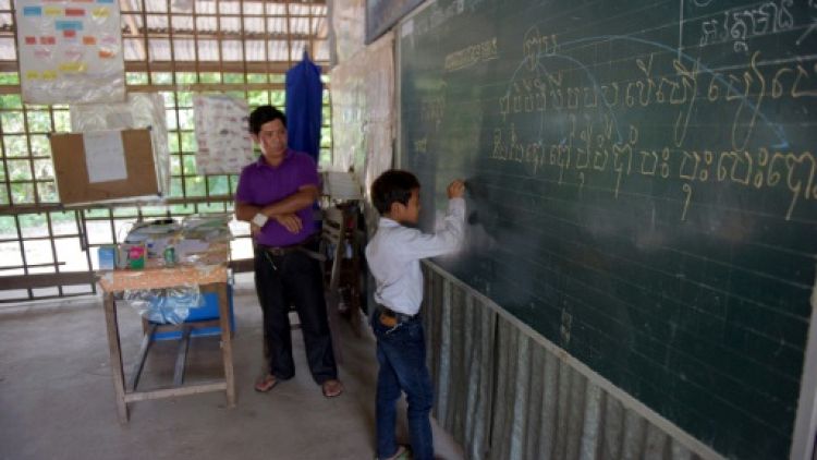 Au Cambodge, l'éducation, outil de propagande électorale