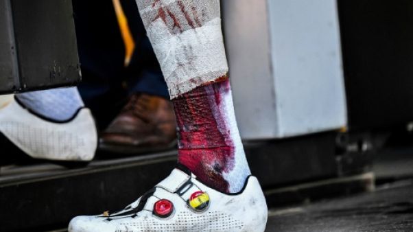 Tour de France: Philippe Gilbert contraint à l'abandon après sa chute spectaculaire Tour de France: Philippe Gilbert contraint à l'abandon après sa chute spectaculaire