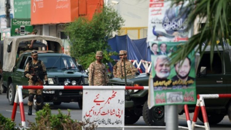 Pakistan: au moins 28 tués dans un attentat près d'un bureau de vote