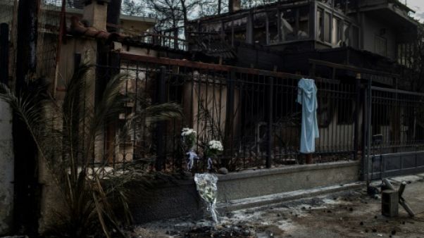 Grèce: à Mati, grands-parents et petits-enfants ensemble contre le feu Grèce: à Mati, grands-parents et petits-enfants ensemble contre le feu