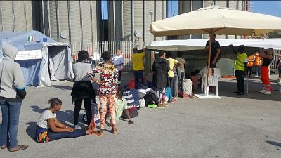 Migranti: arrivati 80 in Calabria Migranti: arrivati 80 in Calabria