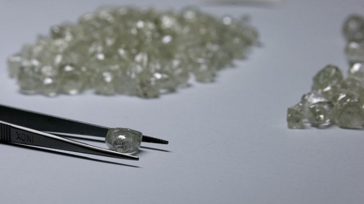 De Beers sizes up Canadian diamond project, first big buy in nearly two decades