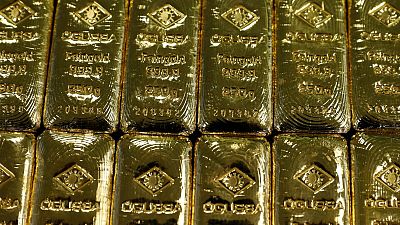 الذهب عند أدنى مستوى في أسبوع مع ارتفاع الدولار وانحسار التوترات التجارية