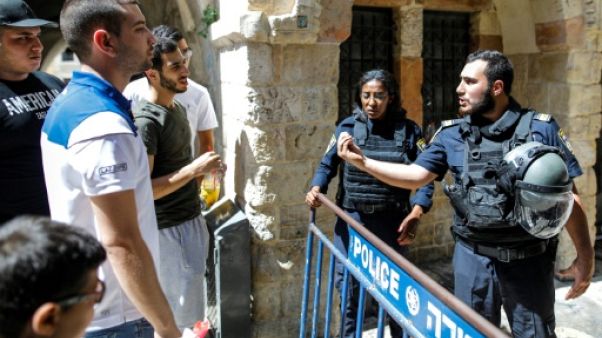 Jérusalem: Israël ferme les accès à l'esplanade des Mosquées après des heurts Jérusalem: Israël ferme les accès à l'esplanade des Mosquées après des heurts