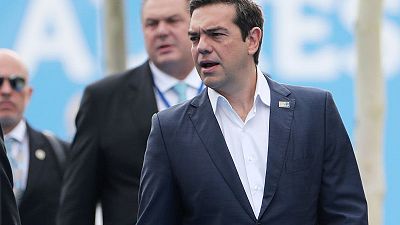 رئيس وزراء اليونان يتحمل المسؤولية السياسية عن حرائق غابات قتلت العشرات