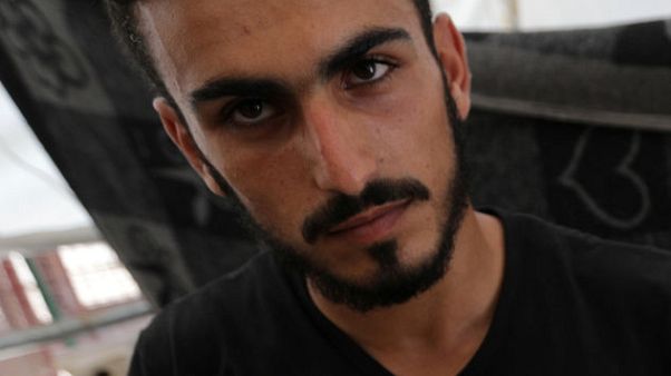 تحقيق- هروب بعض "الخوذ البيضاء" من سوريا.. والغالبية تُركوا لمصيرهم تحقيق- هروب بعض "الخوذ البيضاء" من سوريا.. والغالبية تُركوا لمصيرهم