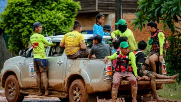 Barrage effondré au Laos : recherches dans la boue pour retrouver les disparus Barrage effondré au Laos : recherches dans la boue pour retrouver les disparus
