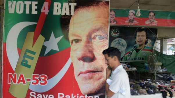 Pakistan: le parti d'Imran Khan entame des pourparlers de coalition Pakistan: le parti d'Imran Khan entame des pourparlers de coalition