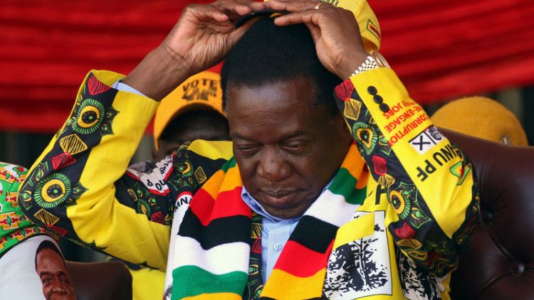 المتنافسان في انتخابات زيمبابوي ينظمان آخر تجمعين انتخابيين