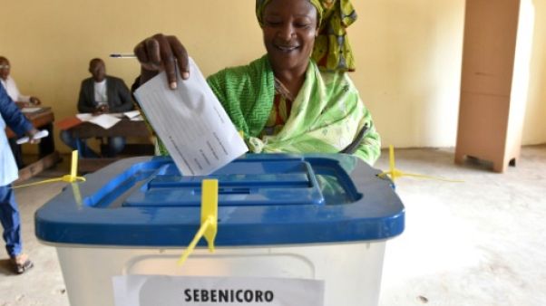 Une Malienne vote le 29 juillet 2018 à Bamako Une Malienne vote le 29 juillet 2018 à Bamako