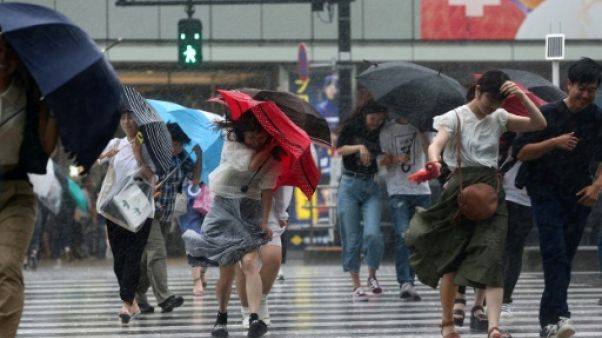 Après les inondations catastrophiques, le Japon balayé par une tempête Après les inondations catastrophiques, le Japon balayé par une tempête
