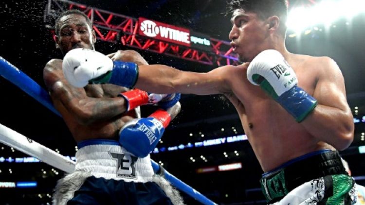 Boxe: Mikey Garcia unifie les titres WBC et IBF des Légers en battant Easter Jr