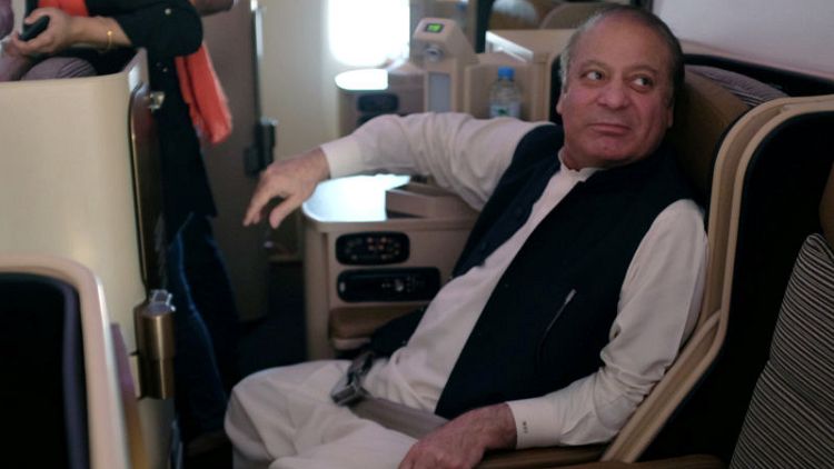 Doctors say jailed former Pakistani PM Sharif should be transferred to hospital