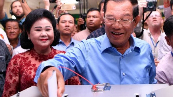 Cambodge: le parti du Premier ministre Hun Sen revendique une victoire écrasante Cambodge: le parti du Premier ministre Hun Sen revendique une victoire écrasante