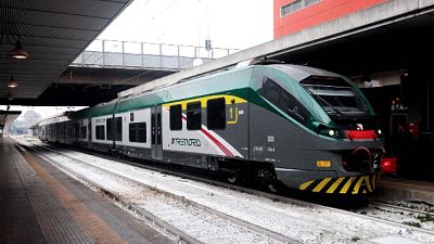 Persona uccisa da treno nel milanese