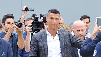 Juve: Ronaldo atterrato a Torino