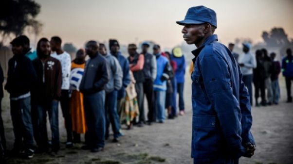 Le Zimbabwe aux urnes pour les premières élections post-Mugabe Le Zimbabwe aux urnes pour les premières élections post-Mugabe