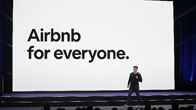 Quadro Fuhrer,Airbnb 'rifiuto rimozione'