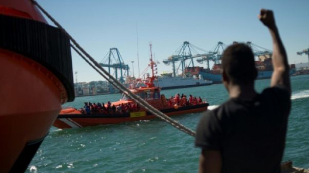 L'Espagne peine à faire face aux arrivées de migrants L'Espagne peine à faire face aux arrivées de migrants