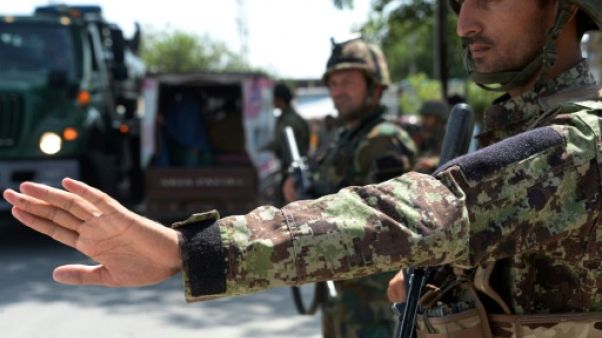 Afghanistan: l'armée se déploie à Jalalabad, meurtrie par les attentats Afghanistan: l'armée se déploie à Jalalabad, meurtrie par les attentats