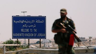 سوريا تقول إن الطريق إلى معبر الأردن جاهز وتدرس فتحه