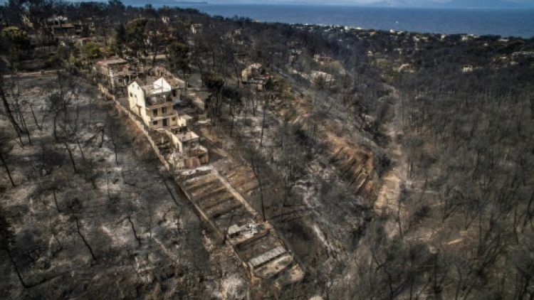 Grèce: après les feux, offensive annoncée contre les constructions illégales 