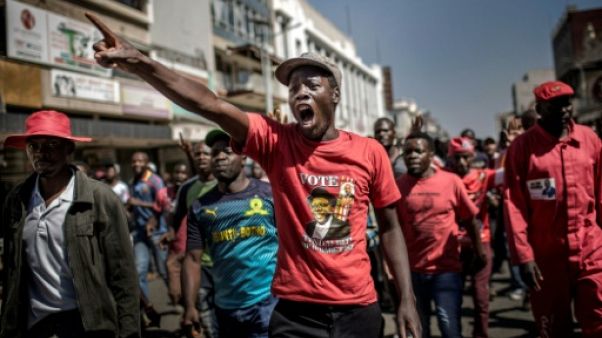 Zimbabwe: l'armée tire à balles réelles contre des partisans de l'opposition Zimbabwe: l'armée tire à balles réelles contre des partisans de l'opposition